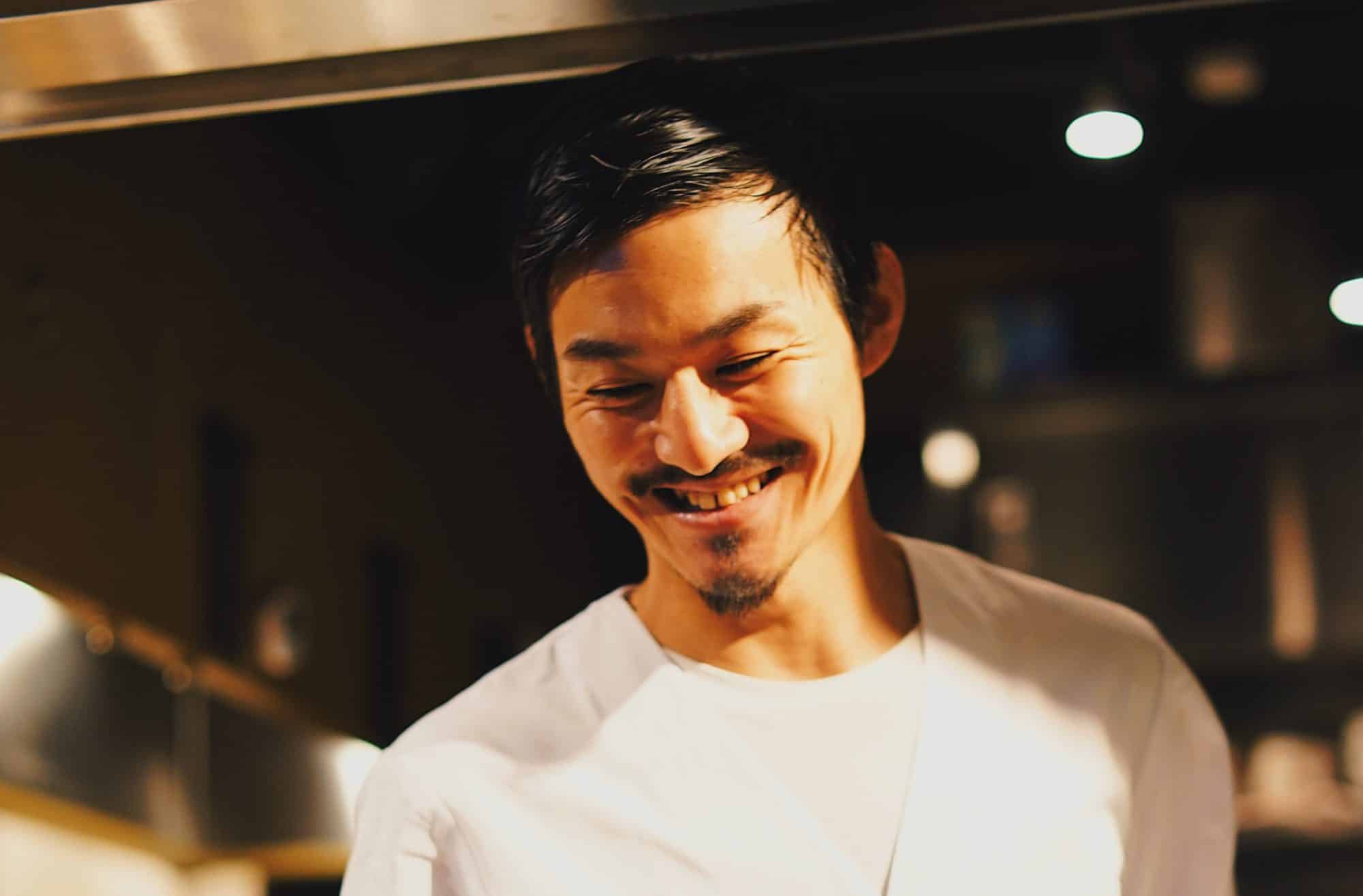 炭火を囲む わだについて